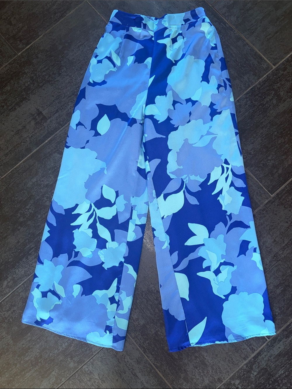 Sugarlips women’s floral bright blue silky flowy wide leg pants vacation